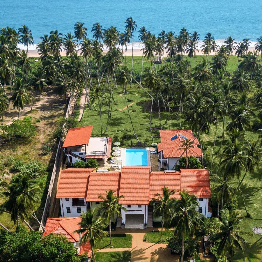 Green Parrot Beach Resort Tangalle Exterior photo