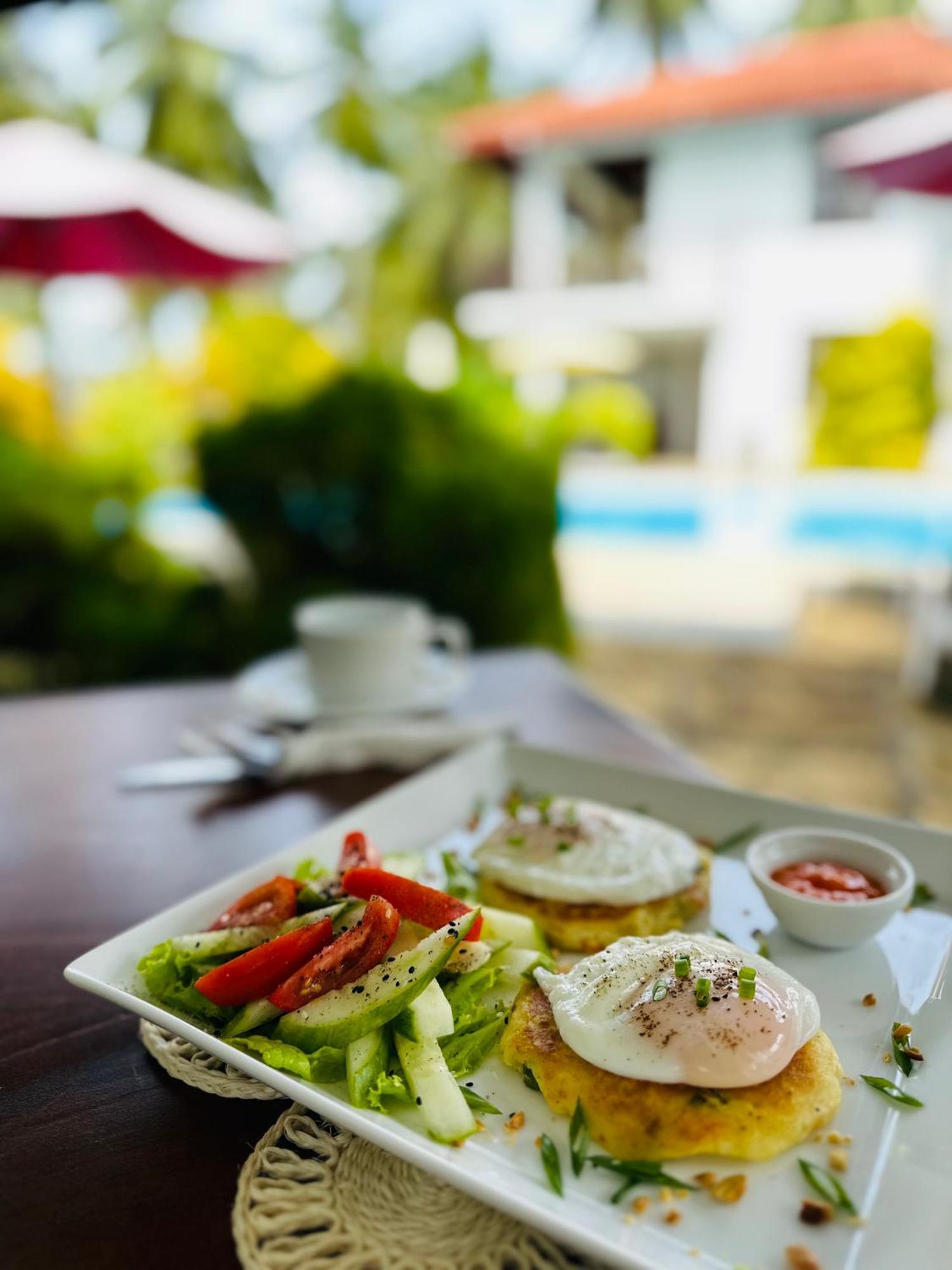 Green Parrot Beach Resort Tangalle Exterior photo