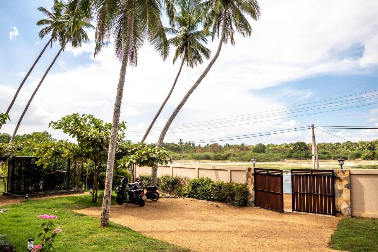 Green Parrot Beach Resort Tangalle Exterior photo