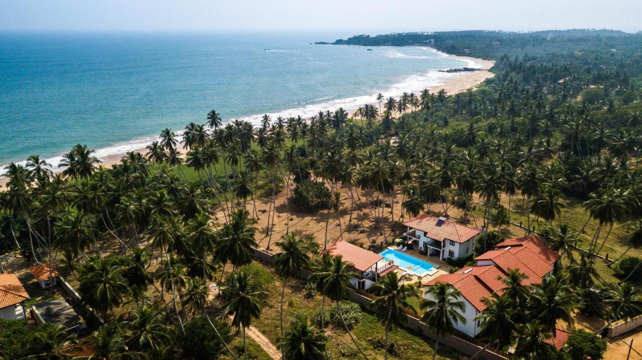 Green Parrot Beach Resort Tangalle Exterior photo