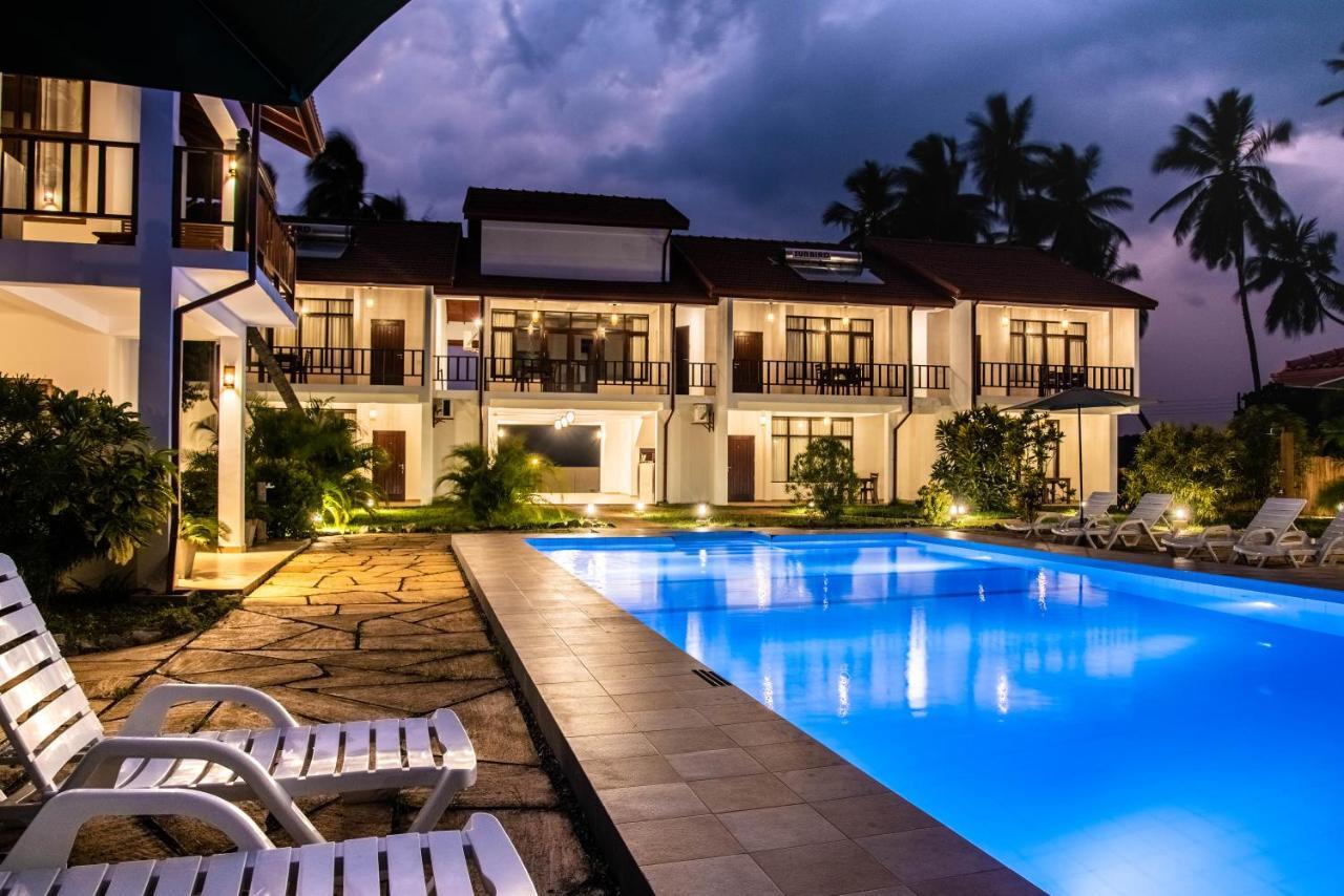 Green Parrot Beach Resort Tangalle Exterior photo