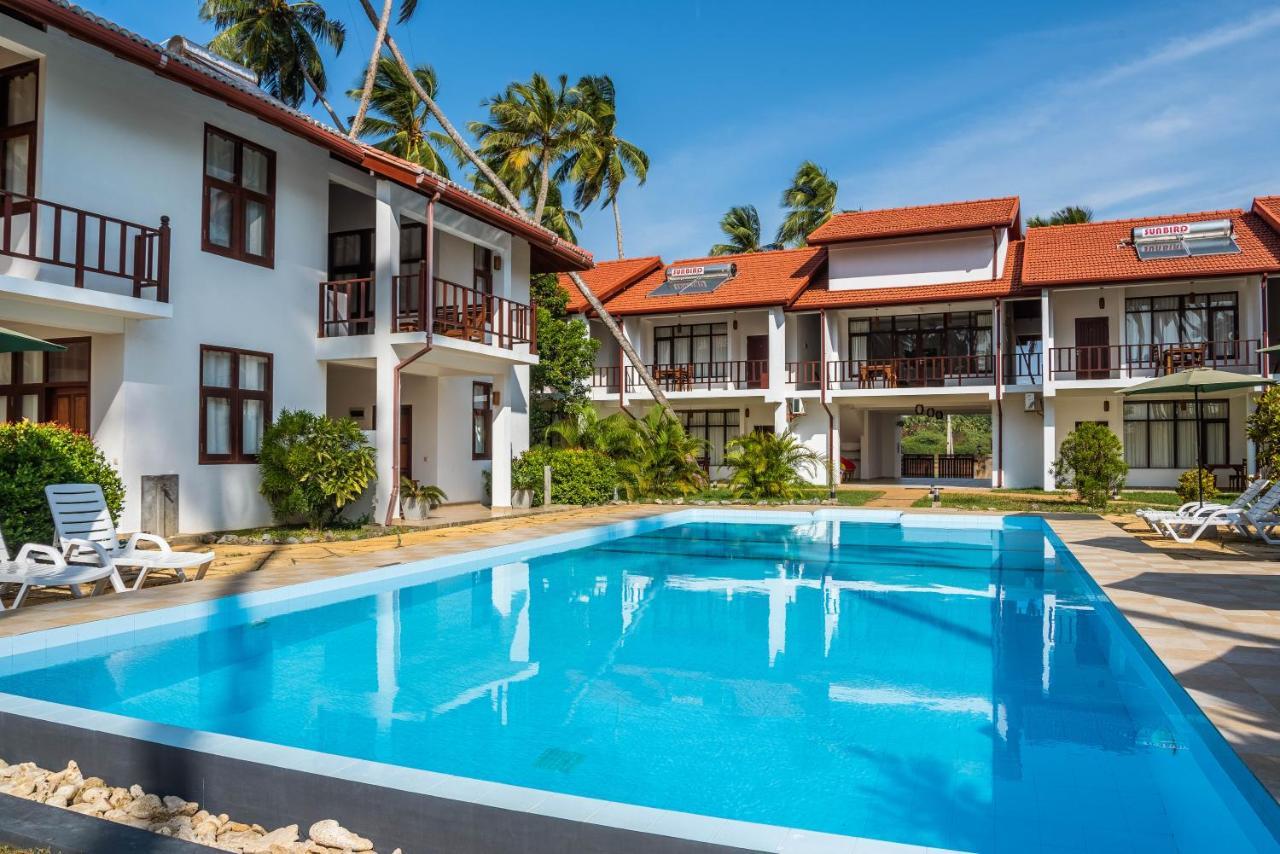 Green Parrot Beach Resort Tangalle Exterior photo