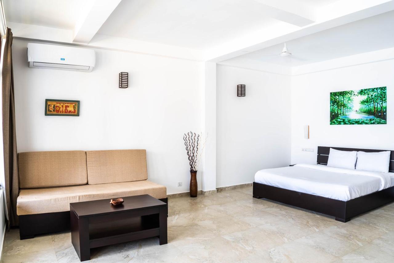 Green Parrot Beach Resort Tangalle Exterior photo