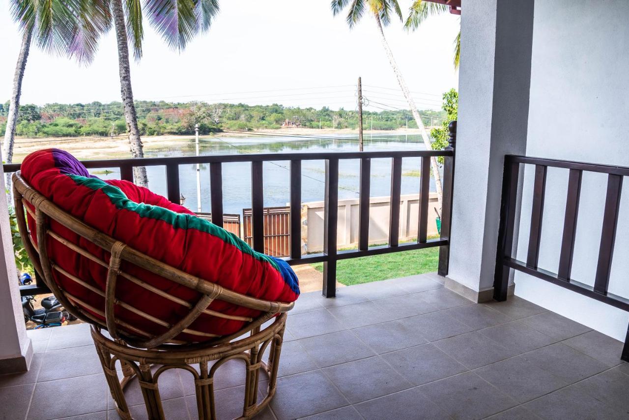 Green Parrot Beach Resort Tangalle Exterior photo