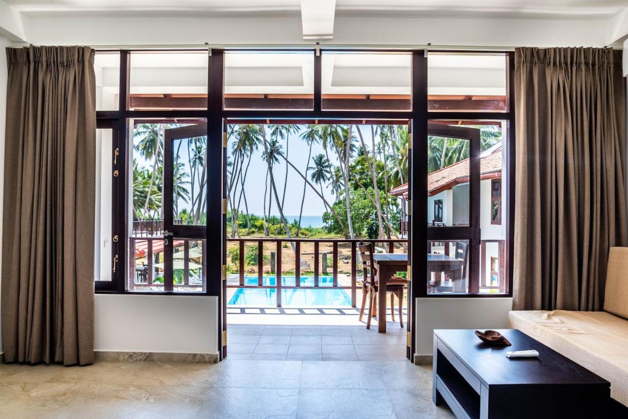 Green Parrot Beach Resort Tangalle Exterior photo