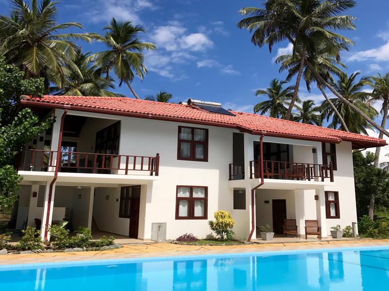 Green Parrot Beach Resort Tangalle Exterior photo